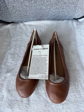 NWT Women’s Flats by Amazon Essentials